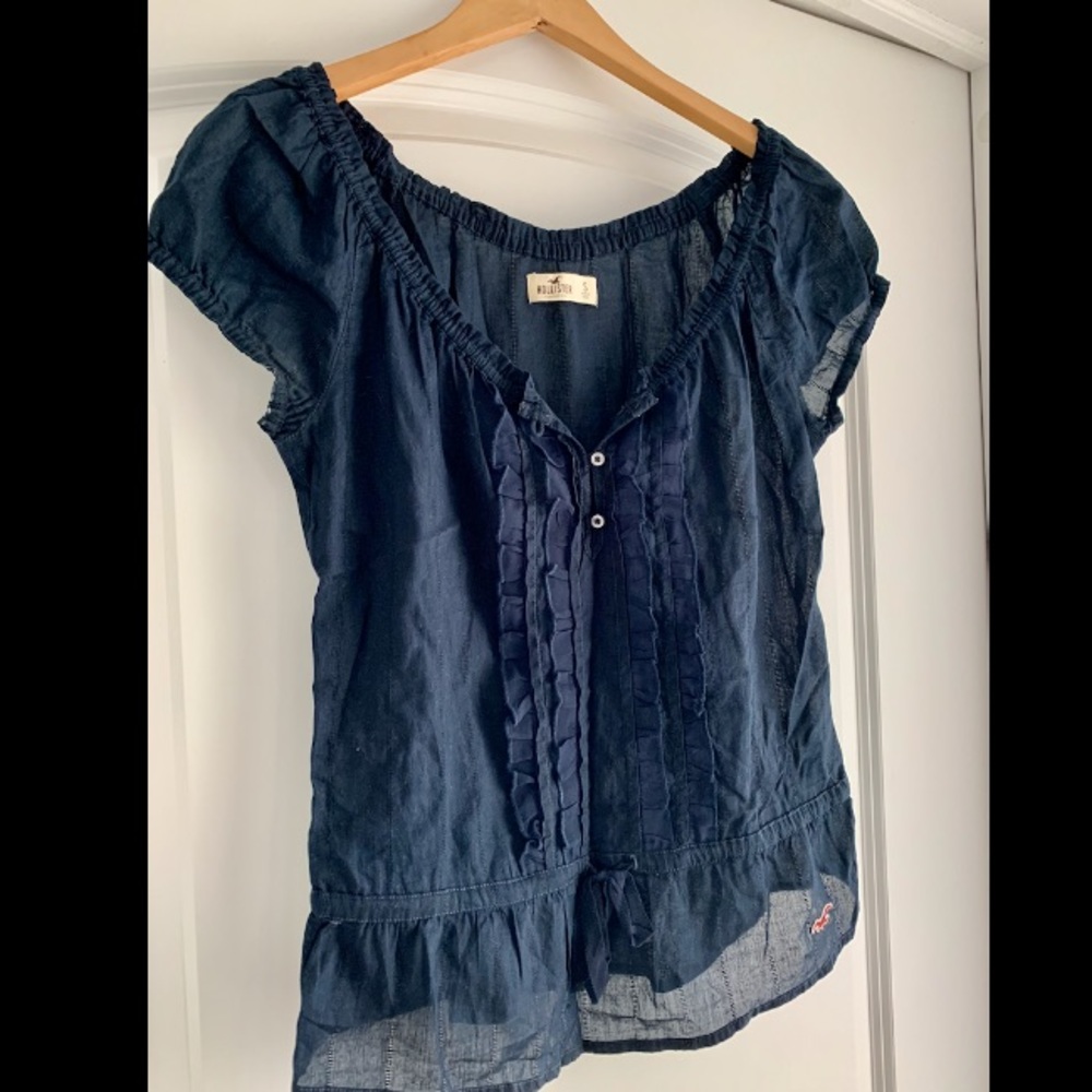 HOLLISTER BLOUSE SIZE SMALL